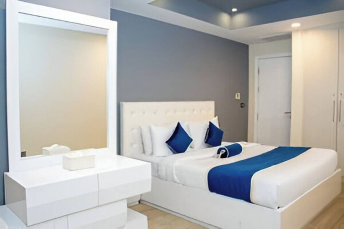 1 habitación, camas con efecto memoria y escritorio 