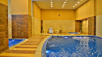 2 indendørs pools