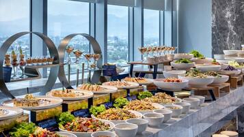 Tägliches inbegriffenes kontinentales Frühstück