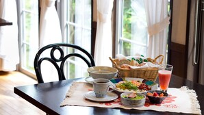 فطور إنجليزي مجانًا يوميًا