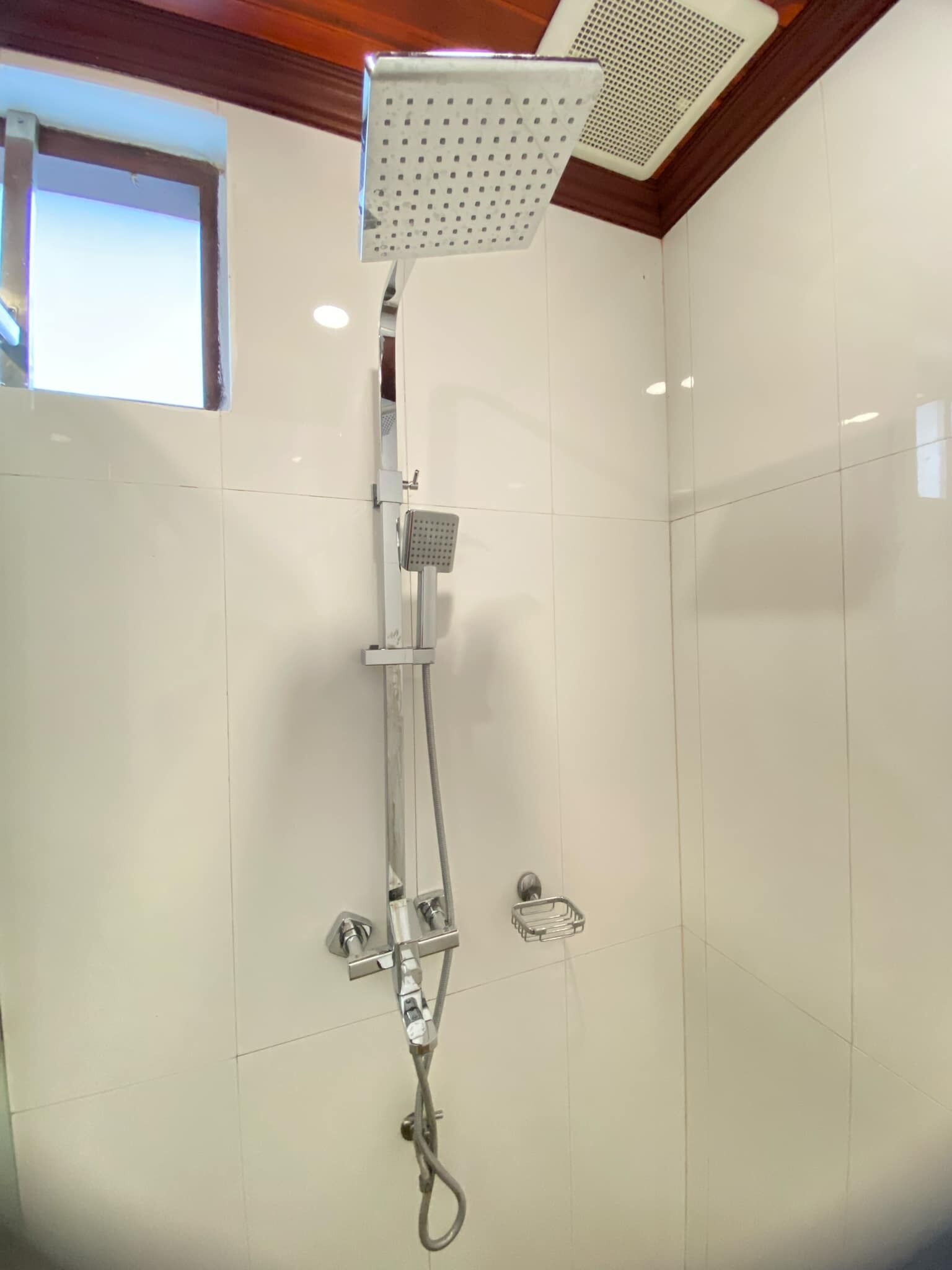 shower, free toiletries, dressing gowns, slippers