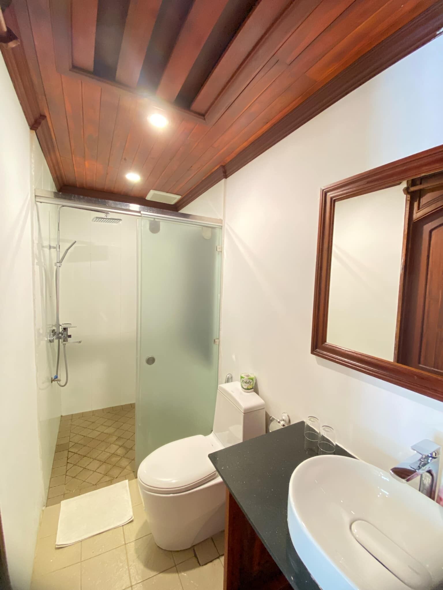 shower, free toiletries, dressing gowns, slippers