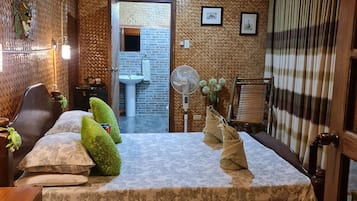 Chambre Deluxe, salle de bains privée (Green) | Minibar, coffres-forts dans les chambres, bureau, chambres insonorisées