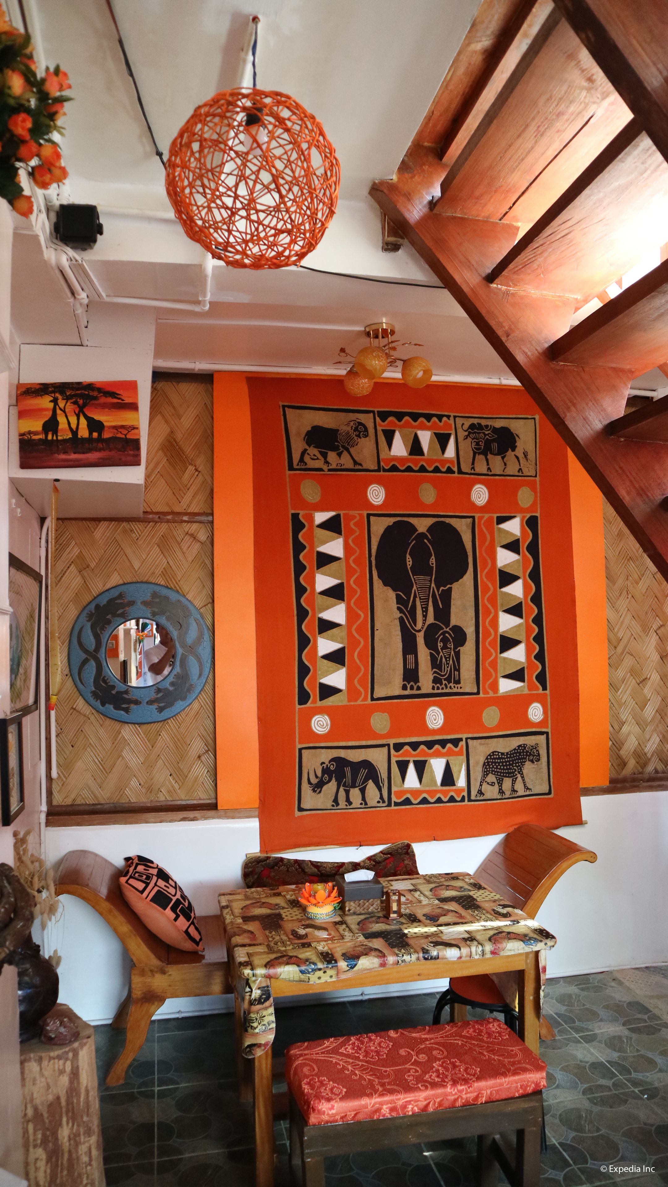 breakfast, lunch, dinner served; local and international cuisine