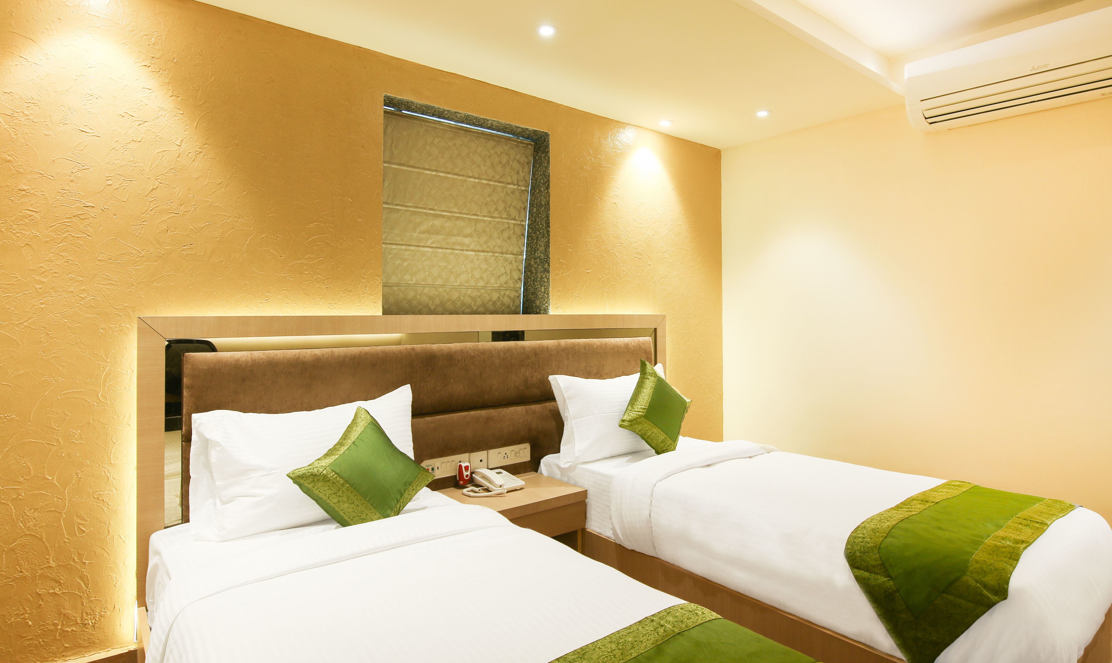 deluxe room | desk, iron/ironing board, free wifi