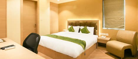 Deluxe Room | Desk, iron/ironing board, free WiFi