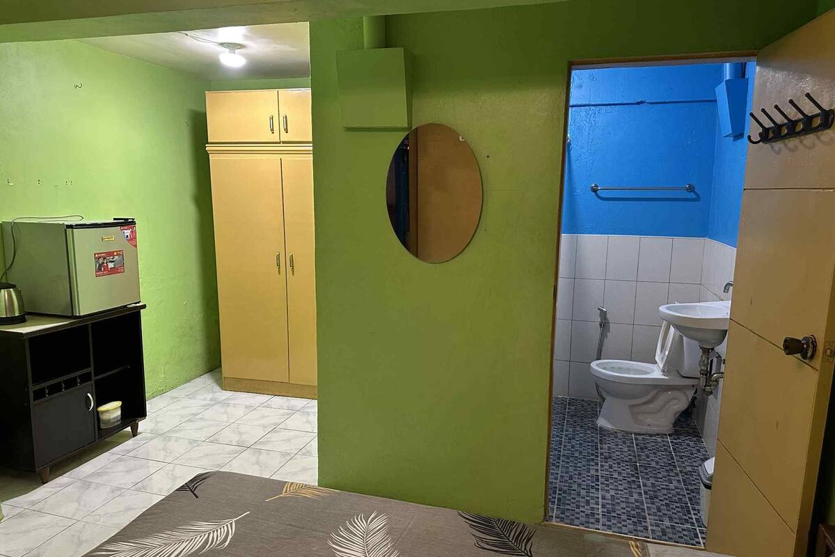 Studio Suite Deluks, Bebas Asap Rokok (Queen) | 1 kamar tidur, setrika/meja setrika, Wi-Fi gratis, dan seprai linen