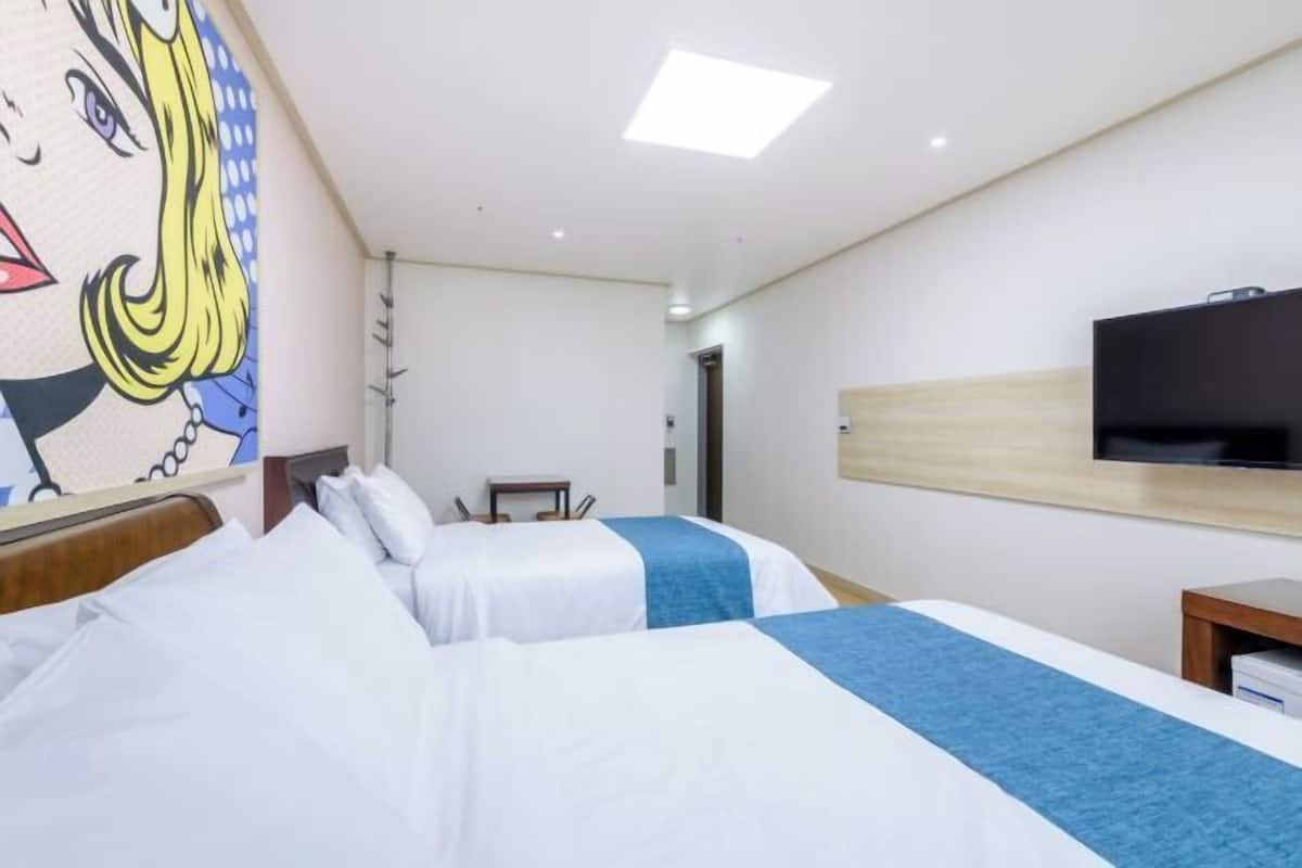 Bureau, chambres insonorisées, Wi-Fi gratuit