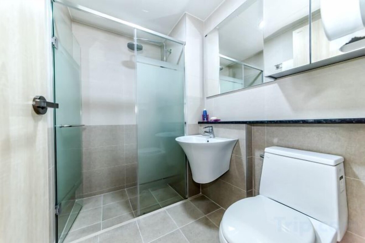 Shower, free toiletries, hair dryer, slippers