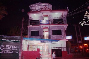 Front of property – evening/night - President Hotel Lumbini (Lumbini)