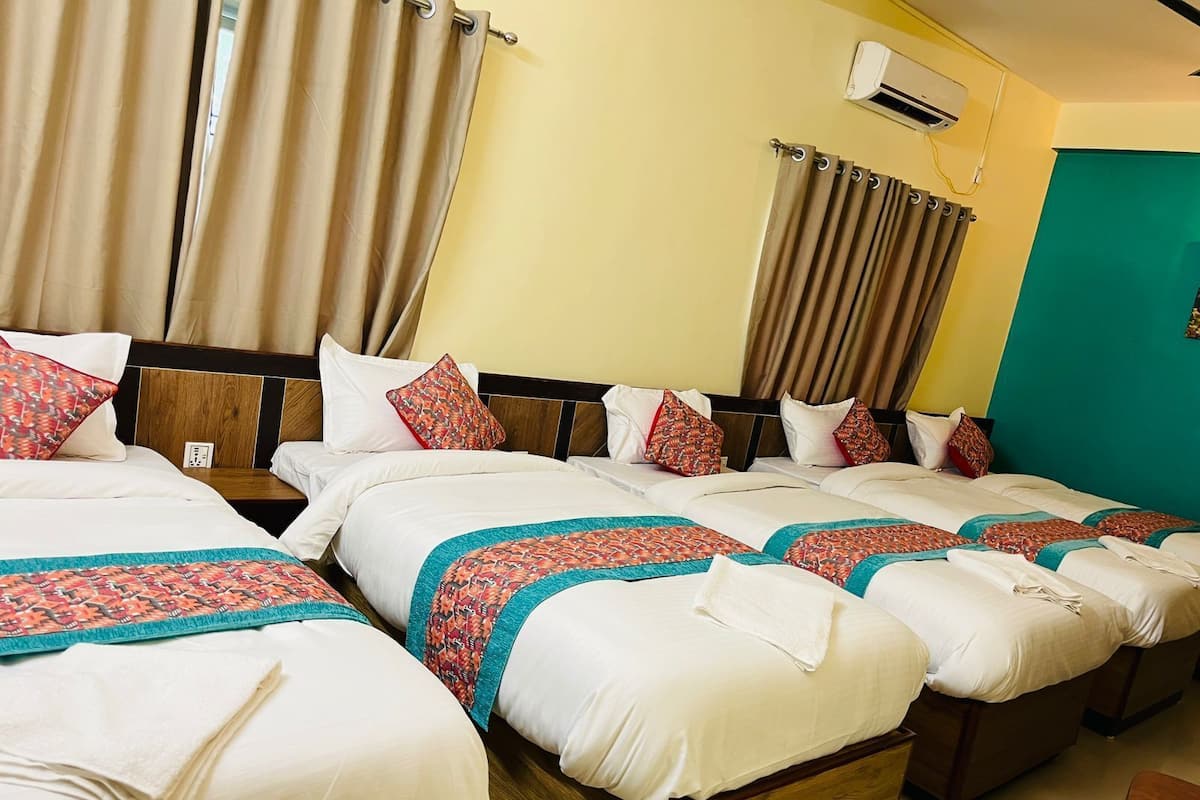 Deluxe-Zweibettzimmer | Schreibtisch, Bügeleisen/Bügelbrett, kostenloses WLAN