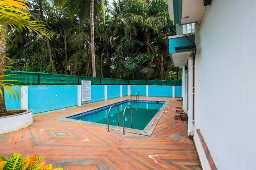 Meera Motels & Residency