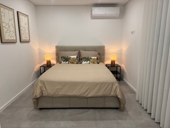 2 bedrooms, iron/ironing board, travel crib, free WiFi