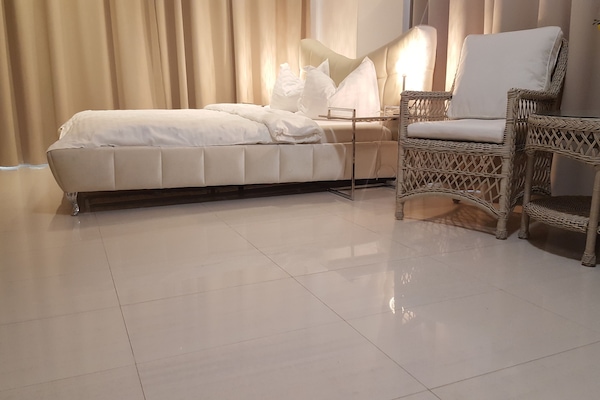 Estudio Deluxe, 1 habitación, vista a la playa, junto a la playa | 1 habitación, caja de seguridad en la habitación y wifi gratis