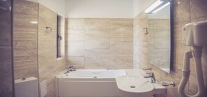 Deluxe Studio, 1 Bedroom, Beach View, Beachside | Bathroom | Hair dryer, towels, soap, shampoo - The Sky Studio (Constanta)