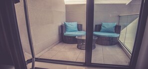 Deluxe Studio, 1 Bedroom, Beach View, Beachside | Balcony - The Sky Studio (Constanta)