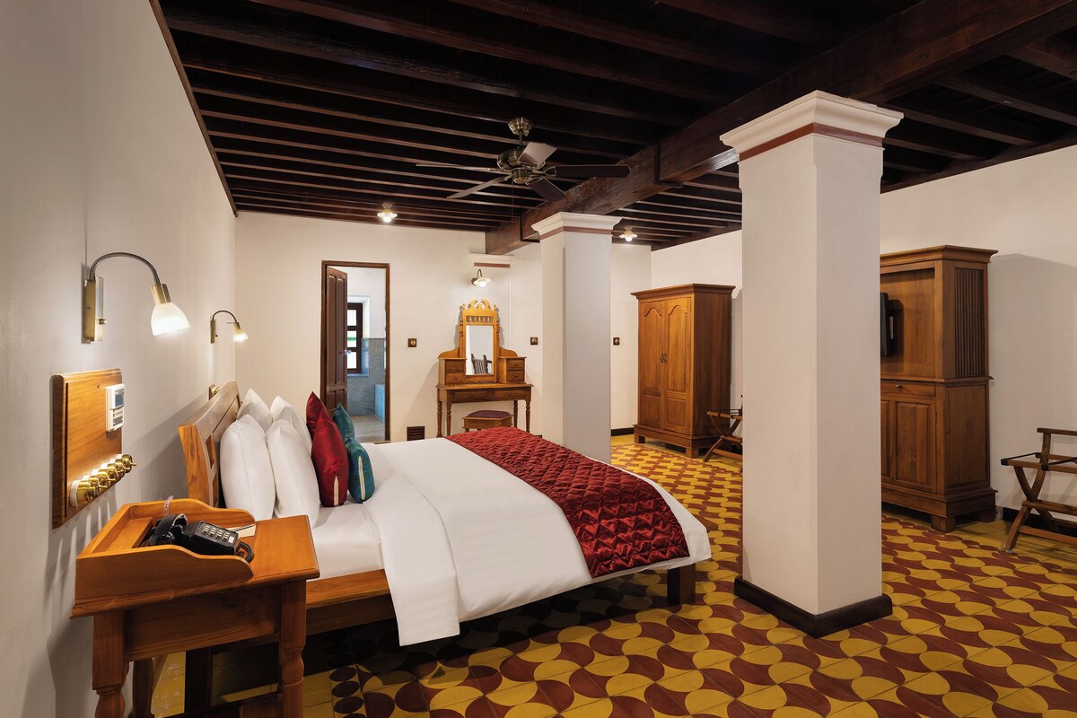Deluxe Double or Twin Room | Premium bedding, minibar, in-room safe, desk