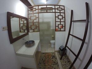 Bungalow | Baño | Ducha, artículos de higiene personal gratuitos y toallas