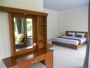 Junior Suite | Desk, rollaway beds - Gili Smile Bungalows (Gili Trawangan)