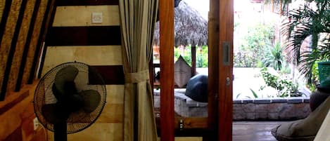 傳統洋房 | 書桌、折疊床/加床