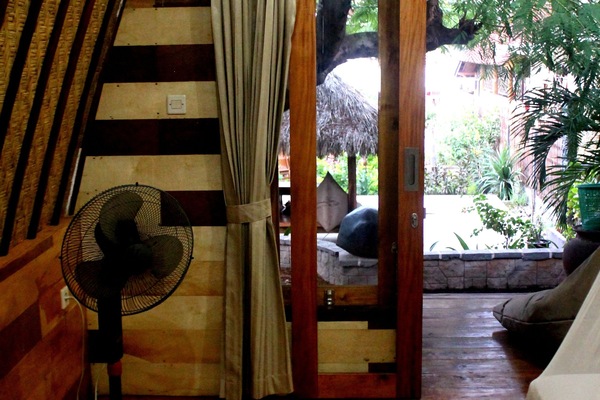 Traditional Bungalow | Desk, rollaway beds (surcharge)