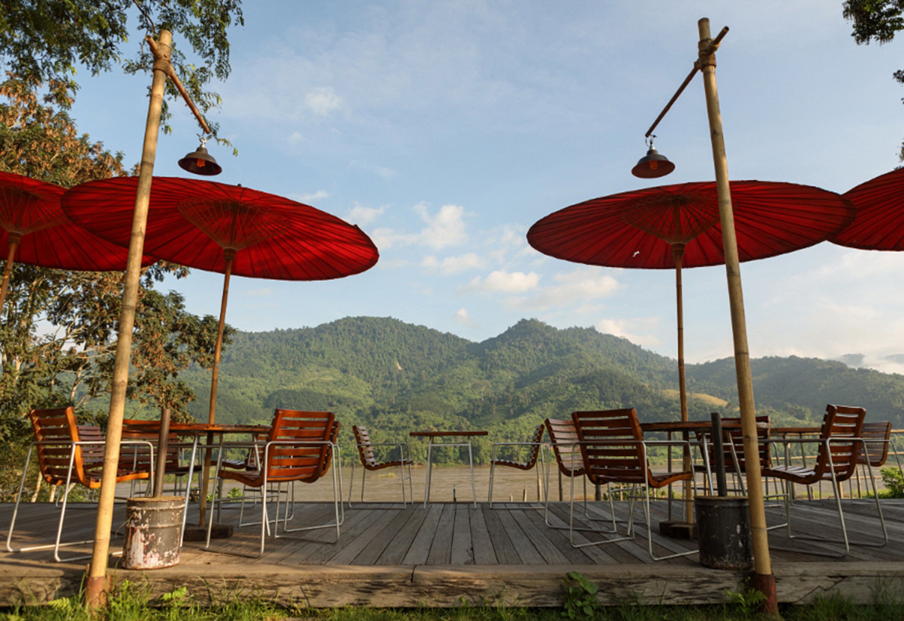 Breakfast, lunch, dinner served; Thai cuisine 