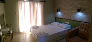 房內夾萬、熨斗/熨衫板、免費 Wi-Fi