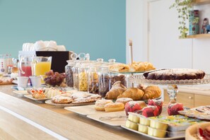 Free daily buffet breakfast - Residence ITACA (Castellammare del Golfo)