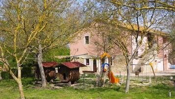 Children's play area - outdoor