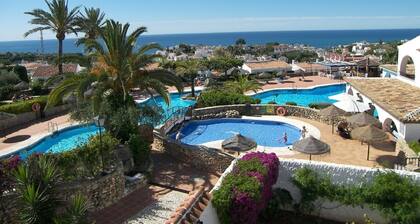 El Capistrano, Nerja 2 bedroom apartment with south facing private garden