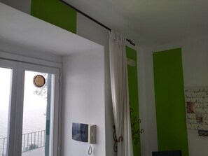 Panoramic-Dreibettzimmer, Meerblick | Hochwertige Bettwaren, schallisolierte Zimmer, Bügeleisen/Bügelbrett
