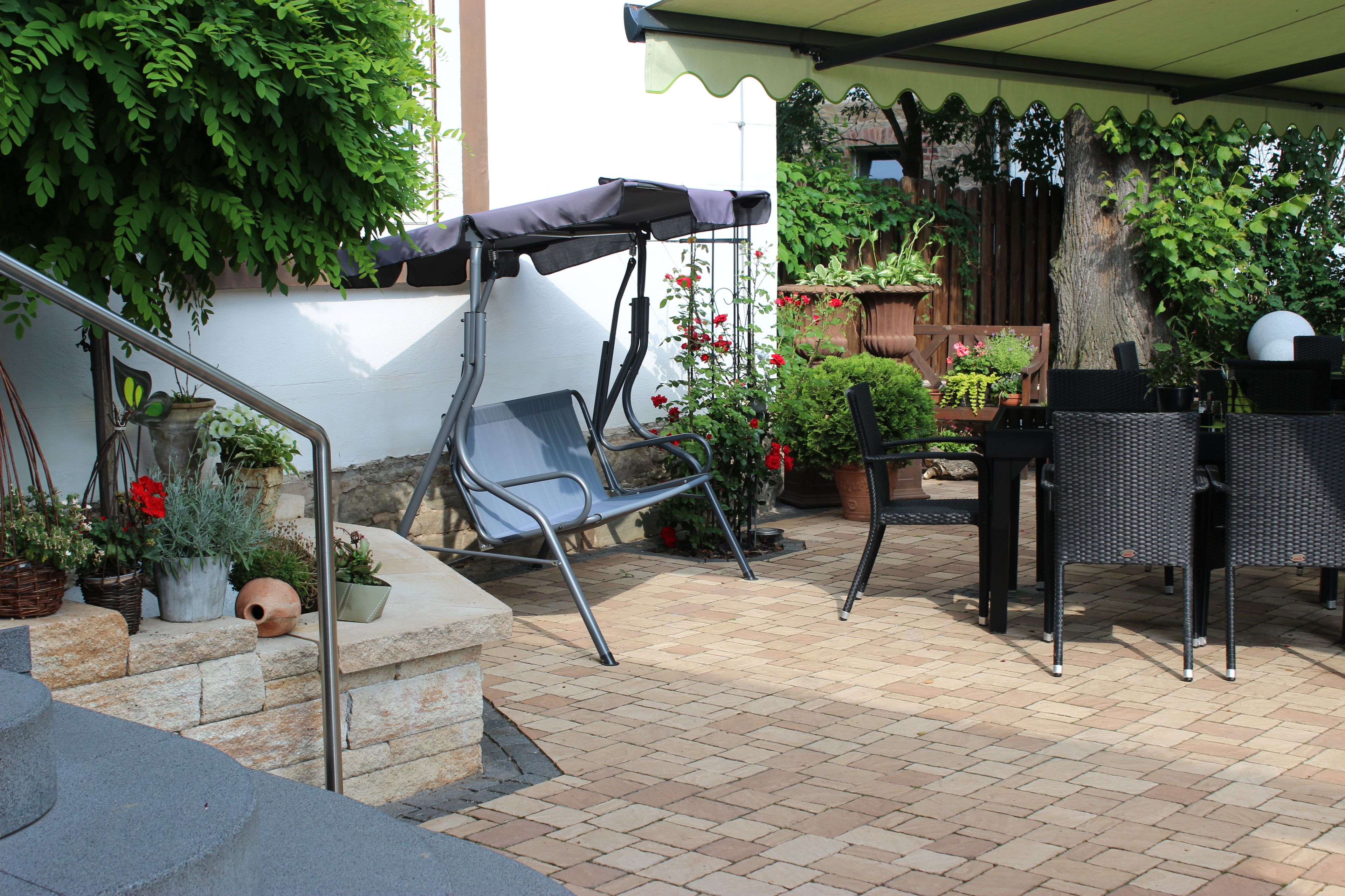 basic twin room, 1 single bed, non smoking | terrace/patio