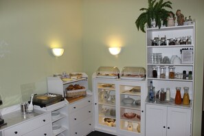 Breakfast buffet - Gasthof und Pension Frankenthal (Gera)