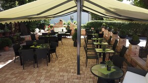 Terrace/patio - Gasthof und Pension Frankenthal (Gera)