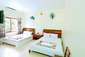 Habitación Deluxe, vistas a la montaña | Minibar, escritorio, wifi gratis