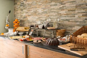 Desayuno buffet todos los días (con cargo)