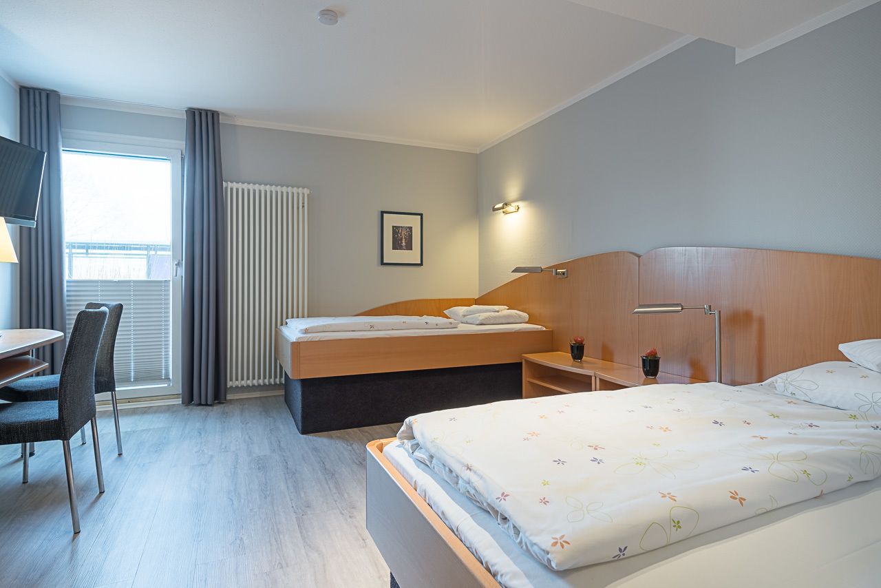 desk, free wifi, bed sheets, wheelchair access