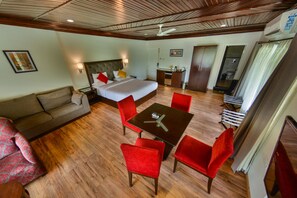 Svit - 1 kingsize-säng - icke-rökare - sjöutsikt | Utsikt från rummet