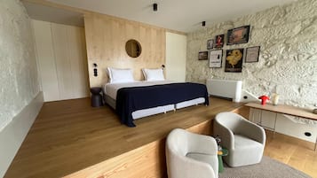 Deluxe Double or Twin Room, River View | Blackout drapes, soundproofing, iron/ironing board (on request)