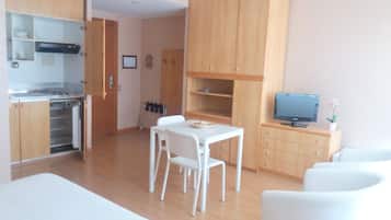 Monolocale, 1 letto queen | Pasti in camera