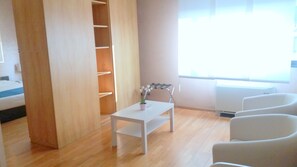 Studio, 1 Queen Bed | Living room - Residence Nizza - Torino (Turin)