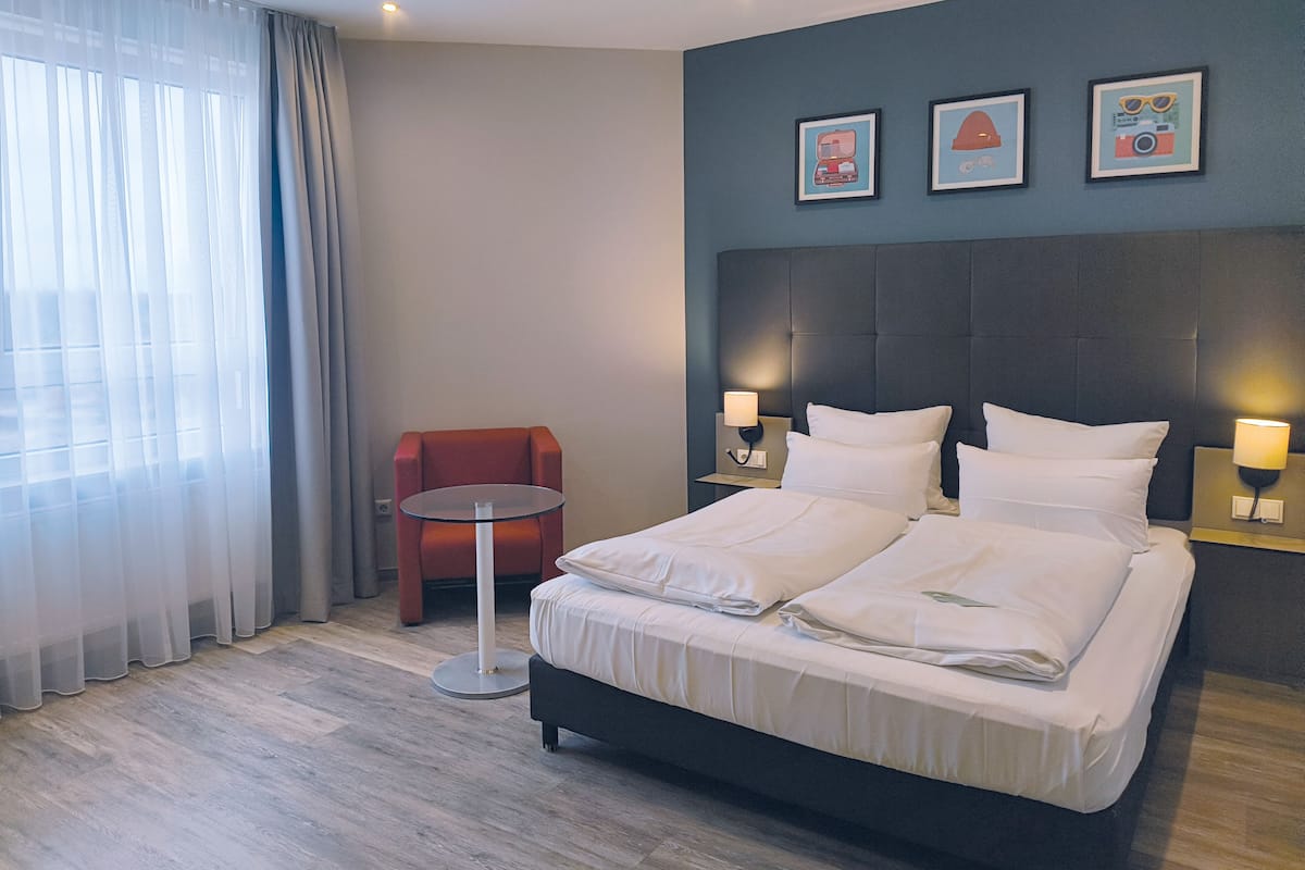 Standard Room, 2 Queen Beds (Standalone Shower) | Hypo-allergenic bedding, in-room safe, desk, soundproofing