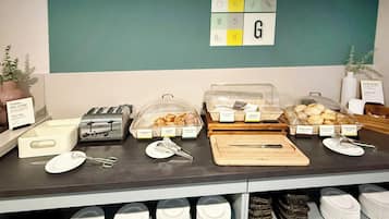 Desayuno buffet (EUR 19 por persona)