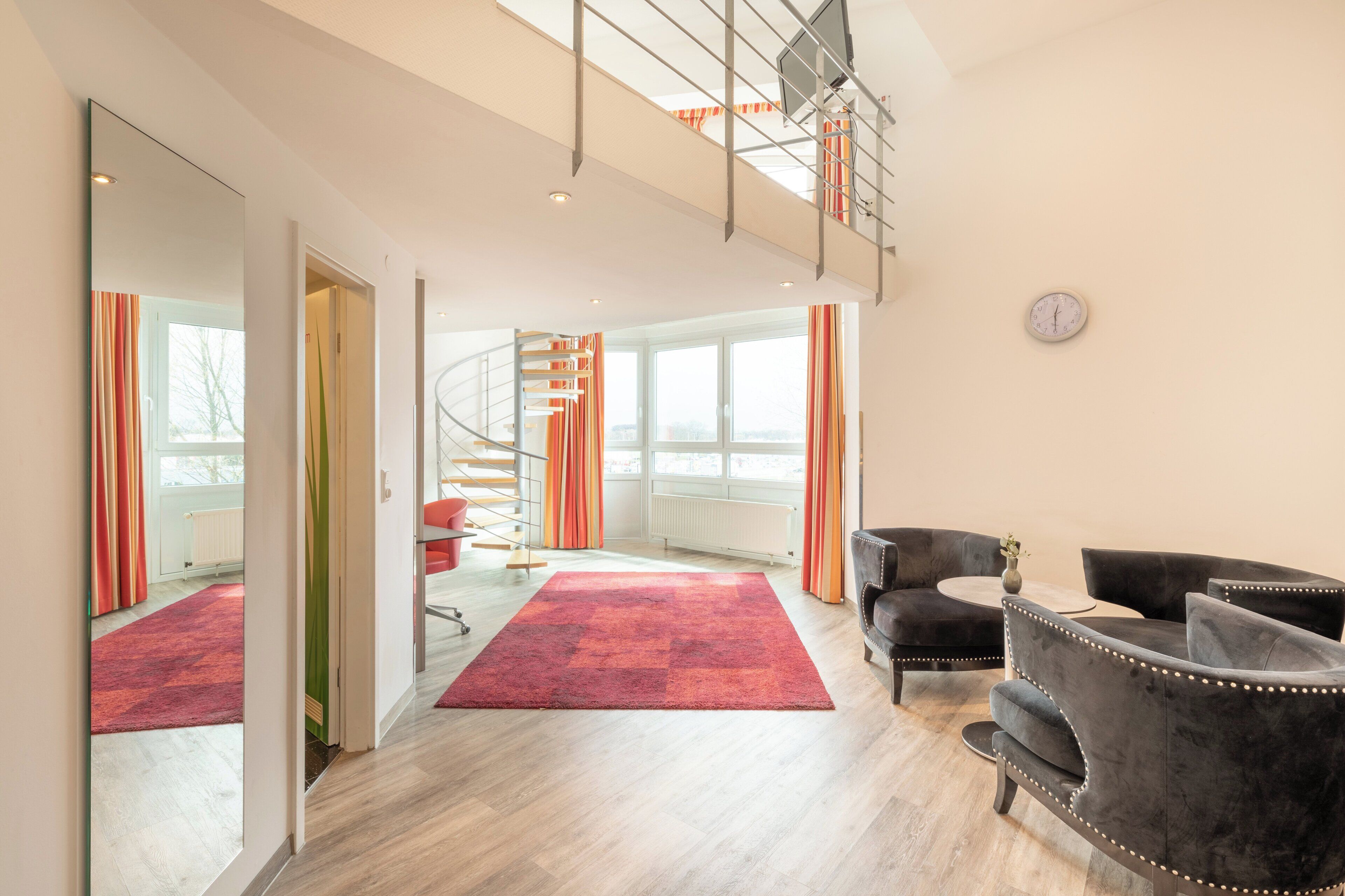 Allergikerbettwaren, Zimmersafe, Schreibtisch, schallisolierte Zimmer