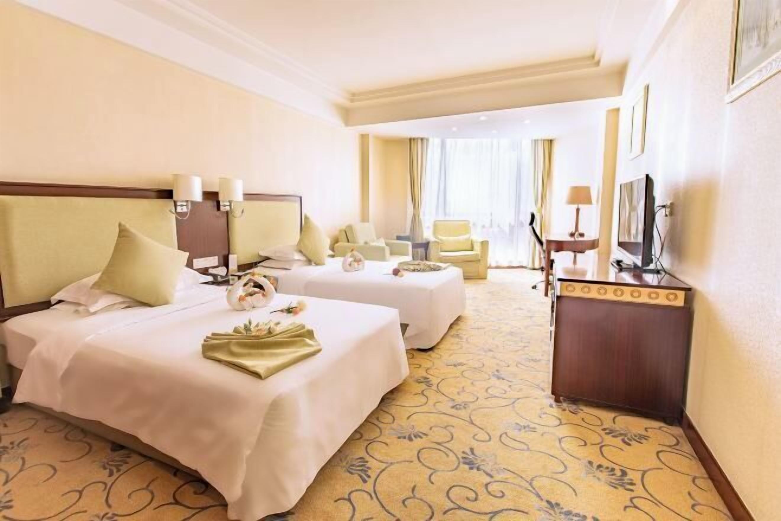 Skrivebord, blendingsgardiner og wi-fi (inkludert)