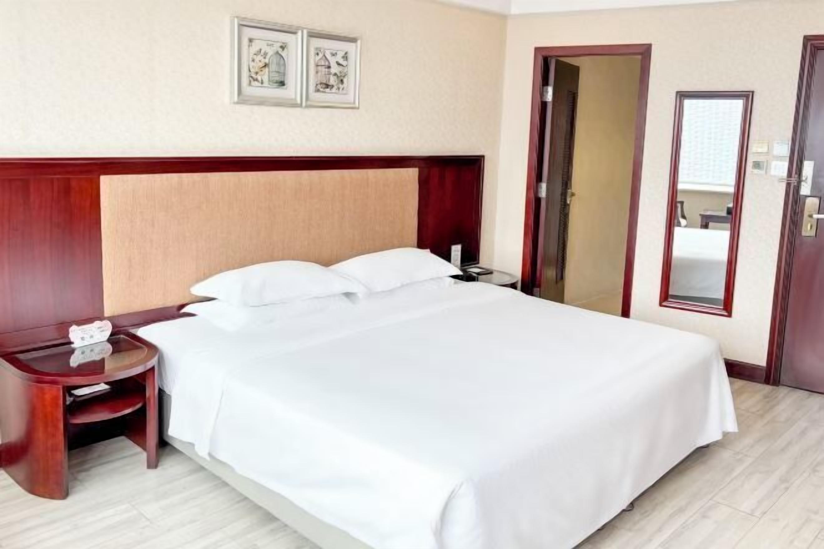 Desk, blackout curtains, free WiFi