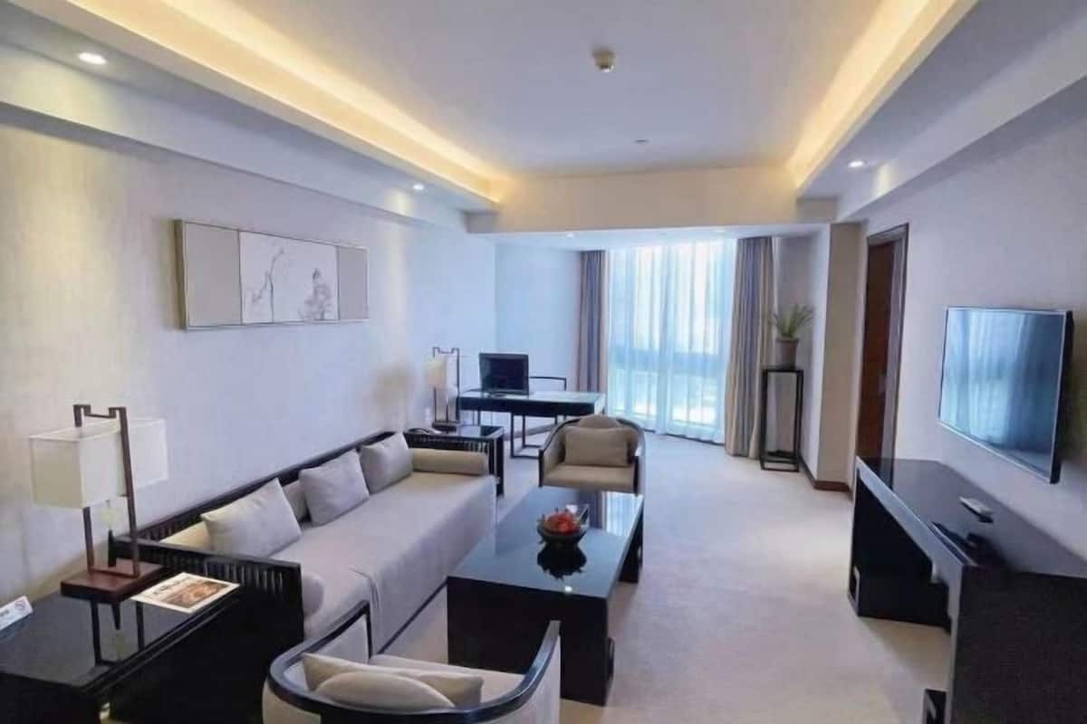 Desk, blackout drapes, free WiFi