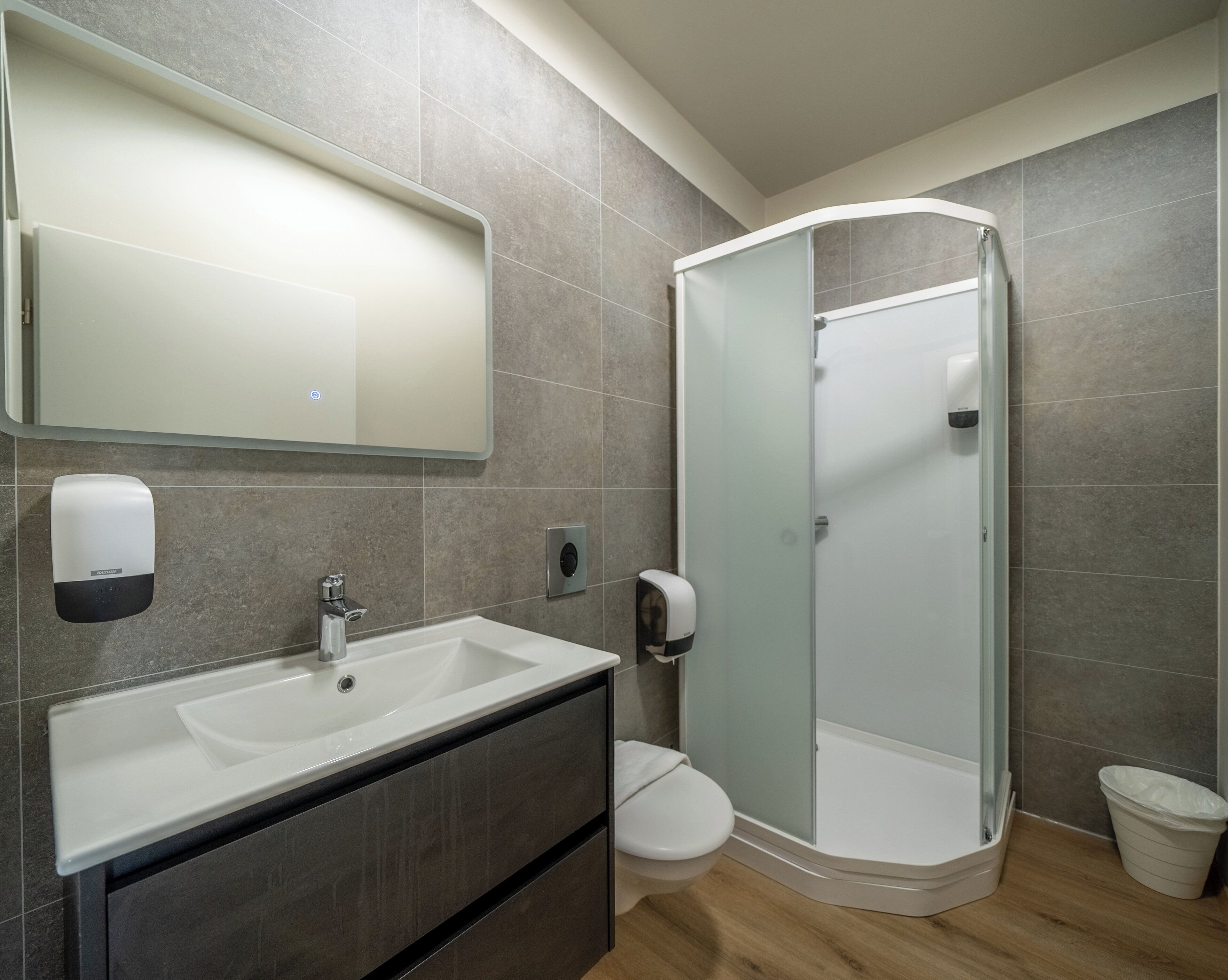 standard triple room, 1 bedroom, private bathroom | bathroom | shower, free toiletries, hair dryer, towels