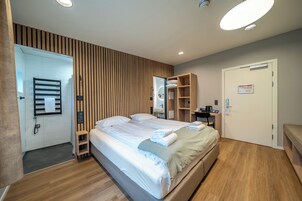 Wi-Fi de cortesia, roupa de cama