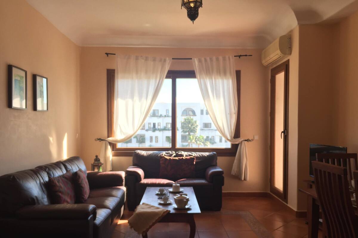 Deluxe-Apartment, 3 Schlafzimmer | Wohnzimmer | Plasmafernseher